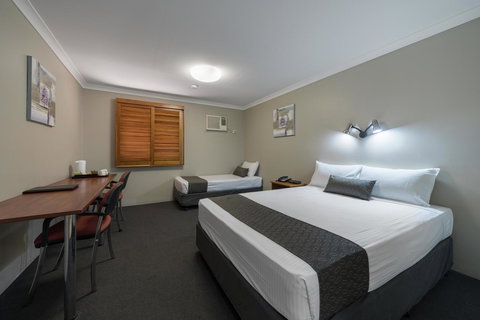 Cosmopolitan Motel & Serviced Apartments - Accommodation Nelson Bay 4