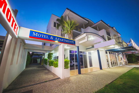 Cosmopolitan Motel & Serviced Apartments - Accommodation Nelson Bay 0