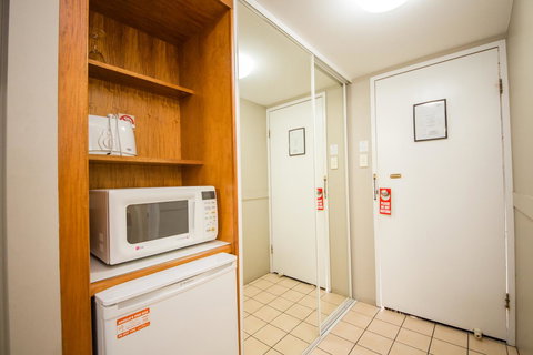 Cosmopolitan Motel & Serviced Apartments - Accommodation Nelson Bay 22