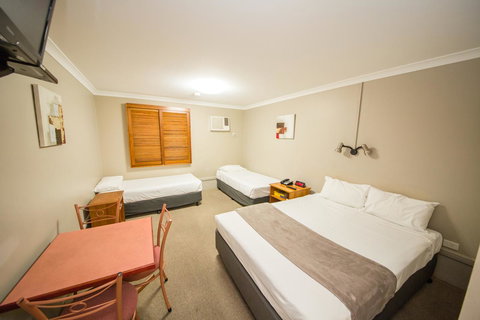 Cosmopolitan Motel & Serviced Apartments - Accommodation Nelson Bay 7