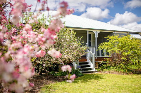 Apple Blossom Cottages - Accommodation Nelson Bay 1