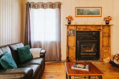 Apple Blossom Cottages - Accommodation Nelson Bay 4