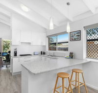 Beautiful Home- Walk to Beach-Short drive to Noosa - Accommodation Nelson Bay
