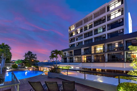 Sunshine Tower Hotel - Accommodation Nelson Bay 3