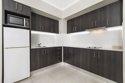 Sunshine Tower Hotel - Accommodation Nelson Bay 21
