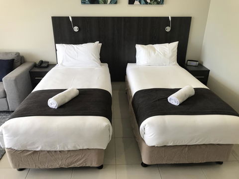 Sunshine Tower Hotel - Accommodation Nelson Bay 6