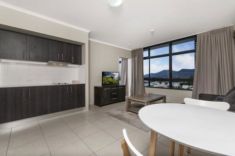 Sunshine Tower Hotel - Accommodation Nelson Bay 20