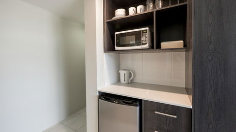 Sunshine Tower Hotel - Accommodation Nelson Bay 8