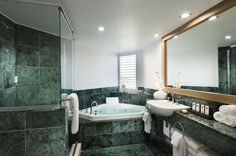 Sofitel Gold Coast Broadbeach - Accommodation Nelson Bay 4