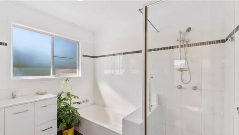 Highland House - Accommodation Nelson Bay 12