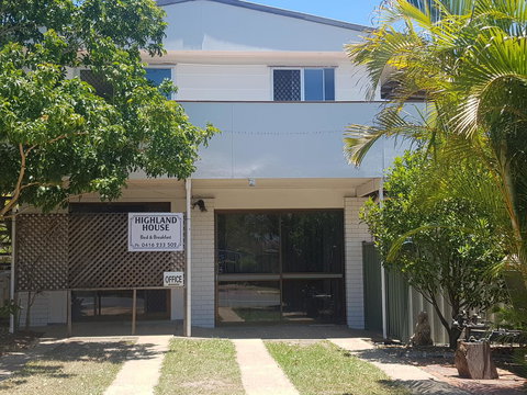 Highland House - Accommodation Nelson Bay 3