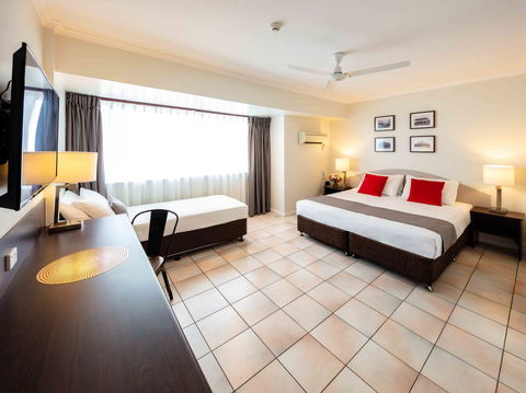 Hides Hotel - Accommodation Nelson Bay 1
