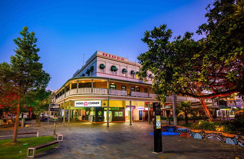 Hides Hotel - Accommodation Nelson Bay 23