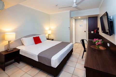 Hides Hotel - Accommodation Nelson Bay 3