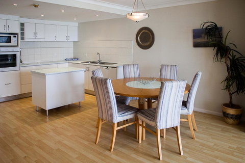 Elouera Tower - Accommodation Nelson Bay 23