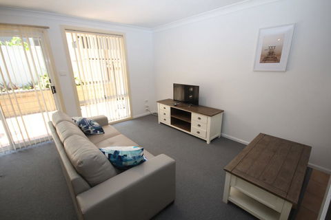 Waters Edge - Accommodation Nelson Bay 3