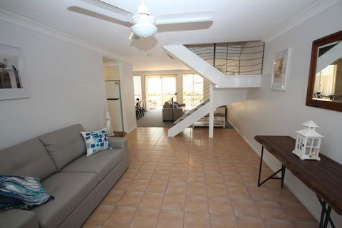Waters Edge - Accommodation Nelson Bay 2