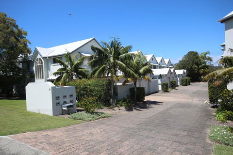Waters Edge - Accommodation Nelson Bay 0