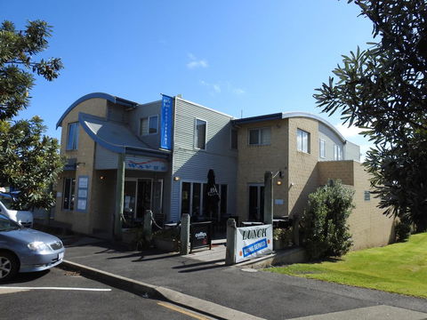 Waves Luxury Suites - Accommodation Nelson Bay 3