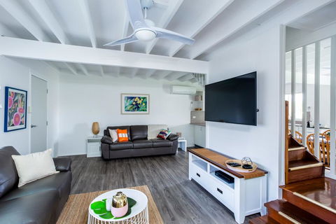 Wayfarers Beachouse - Rainbow Beach, Everything You Need, Just Metres To The Beach - Accommodation Nelson Bay 2