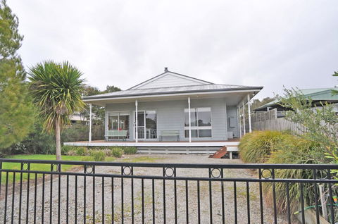 WELCOME BREAK - PET FRIENDLY - Accommodation Nelson Bay 0