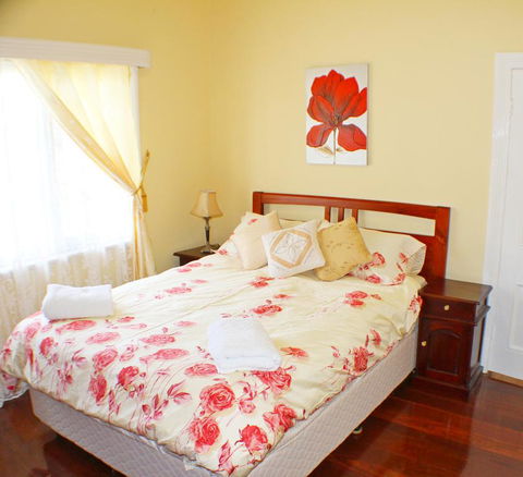West End Retreat - Nelsons Bay Accommodation 1