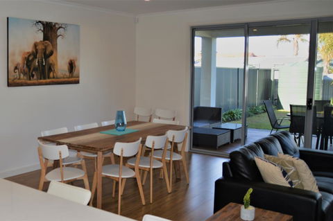 Western Breeze - Accommodation Nelson Bay 2