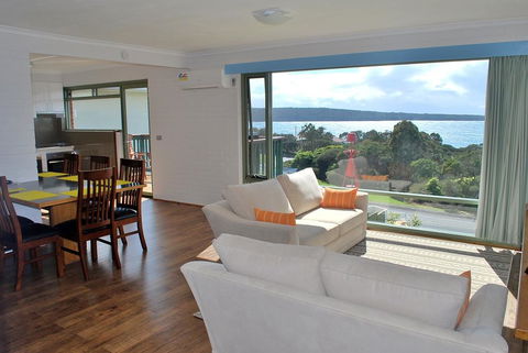 Whalevue - Unit 2 - Accommodation Nelson Bay 0