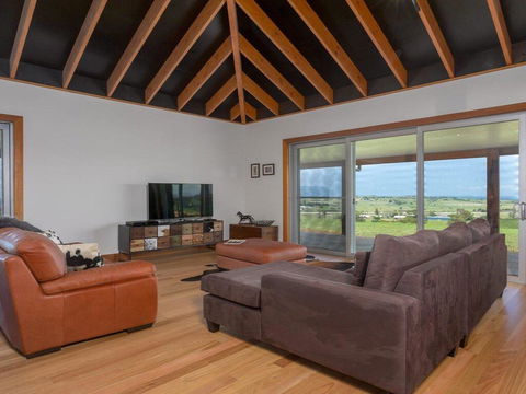 Willowview - Coastal Retreat, Stunning Views - Nelson Bay Accommodation.com 2