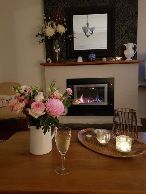 Winston Cottage At Three Sisters - Nelson Bay Accommodation.com 2