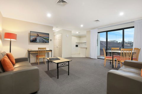 Wollongong Serviced Apartments - Accommodation Nelson Bay 3