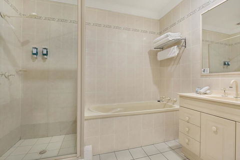 Wollongong Serviced Apartments - Accommodation Nelson Bay 2