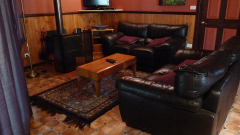 Wrenwood Chalets - Accommodation Nelson Bay 2
