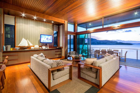 Yacht Club Villa - Accommodation Nelson Bay 3