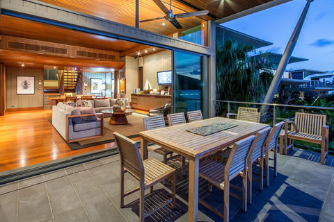 Yacht Club Villa - Accommodation Nelson Bay 2
