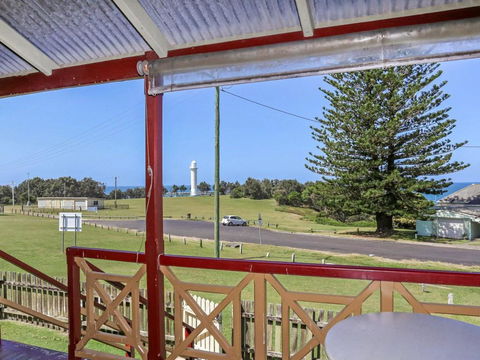 Yamba Pilot Cottage 1 - Pets Welcome - Close To Beach - Accommodation Nelson Bay 0