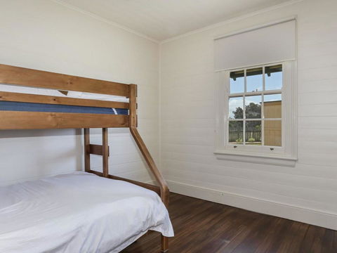 Yamba Pilot Cottage 2 - Pets Welcome - Close To Beach - Accommodation Nelson Bay 1