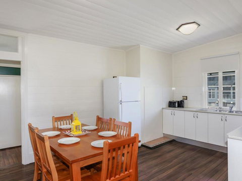 Yamba Pilot Cottage 2 - Pets Welcome - Close To Beach - Accommodation Nelson Bay 2