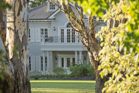 Yatahlia Manor Luxury Homestay - Accommodation Nelson Bay 1