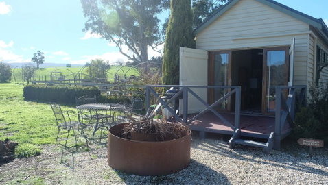 Yea Wood Duck Cabin - Nelsons Bay Accommodation 1