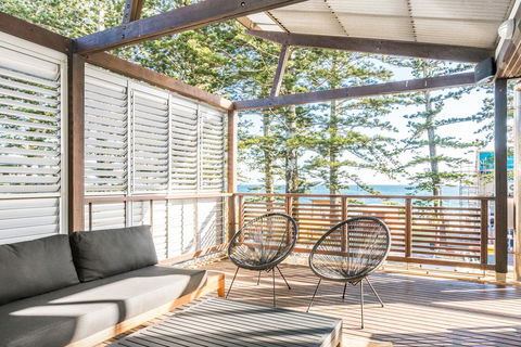 Your Luxury Escape - On The Bay - Stunning Beachfront Apartment - Accommodation Nelson Bay 1