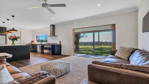 Your Luxury Escape - Paul's Farmhouse At Newrybar - Accommodation Nelson Bay 0