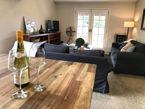 YSG The Edward Townhouse 151 - Walk To Town - Accommodation Nelson Bay 2