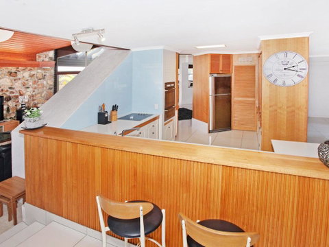 Yulunga 20 - 4 BDRM Canal Home With Pool - Accommodation Nelson Bay 3