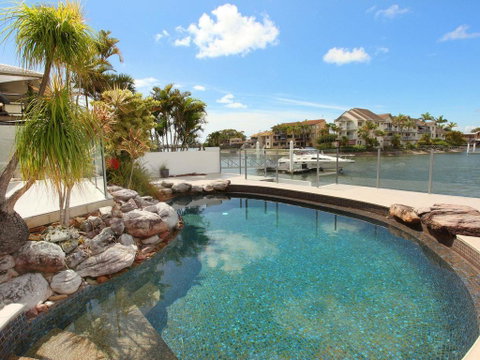 Yulunga 20 - 4 BDRM Canal Home With Pool - Accommodation Nelson Bay 0