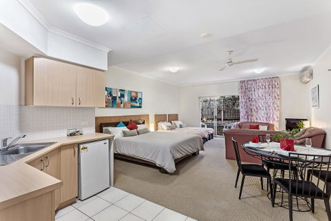 Zenith Studio, Unit 3/10 Messines Street - Accommodation Nelson Bay 0