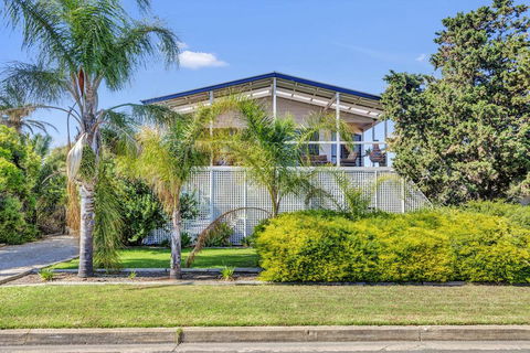 Zephyr Shores - Nelsons Bay Accommodation 2