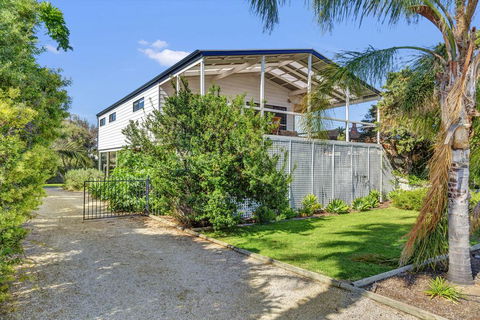 Zephyr Shores - Nelsons Bay Accommodation 3