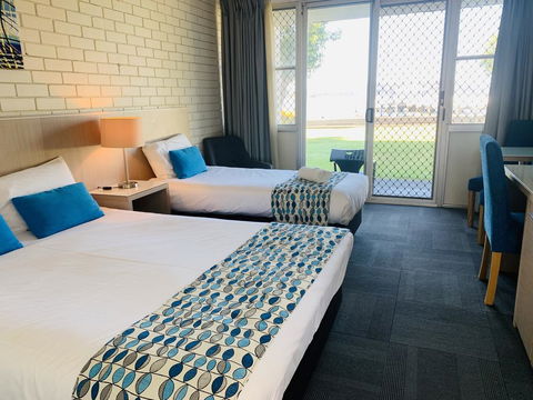 Zorba Waterfront Motel - Accommodation Nelson Bay 2