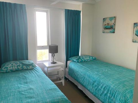 Breathtaking Views Over Currimundi Lake! - Accommodation Nelson Bay 2